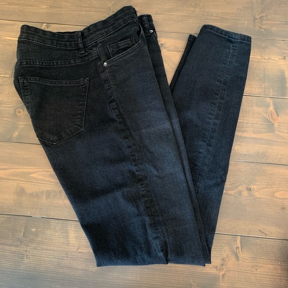 H&M black denim high rise skinny jeans. Size. 6 - Picture 1 of 7
